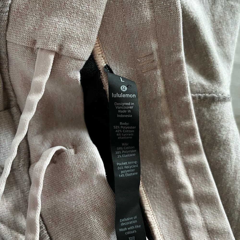 Lululemon - Picture 4 of 7